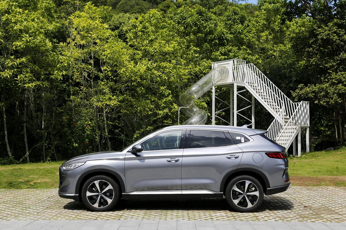 比亚迪宋plusdmi试驾家用suv的完美选择