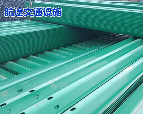 汽车碰撞波形护栏板的运动轨迹
