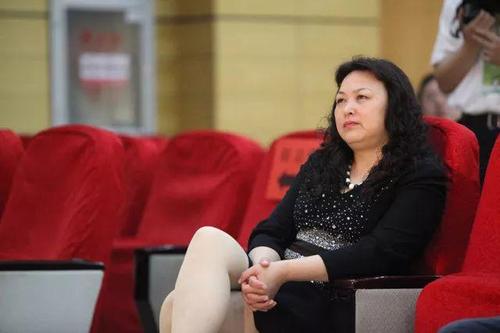 【汽车人的本命年】吉利台前的男人和长城背后的女人