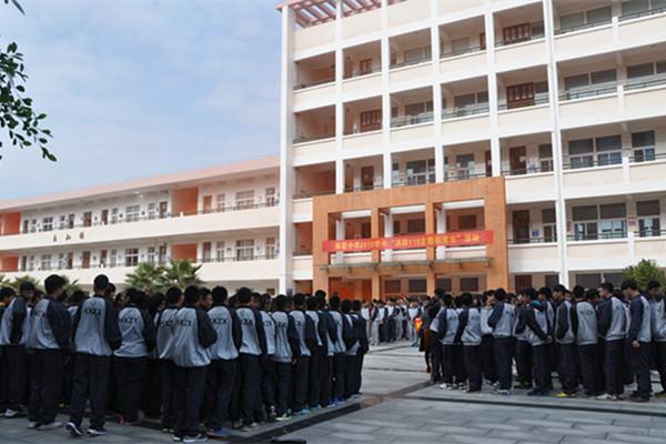 洞头:深入海霞中学开展消防"119"主题教育日火场逃生灭火演练