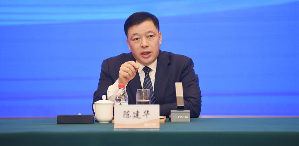 恒力集团董事长,总裁陈建华2022年新年贺词