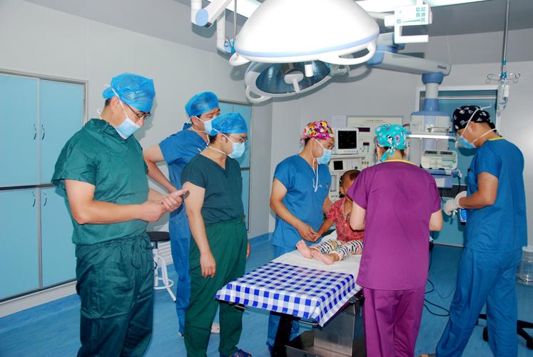 协管医院(黄陵)成功完成两岁小孩睾丸固定术