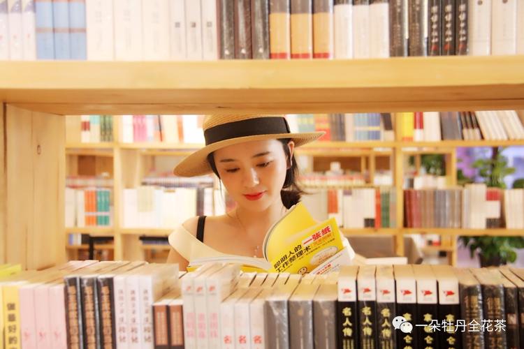 做一个书香的女子,安于文字的诗行