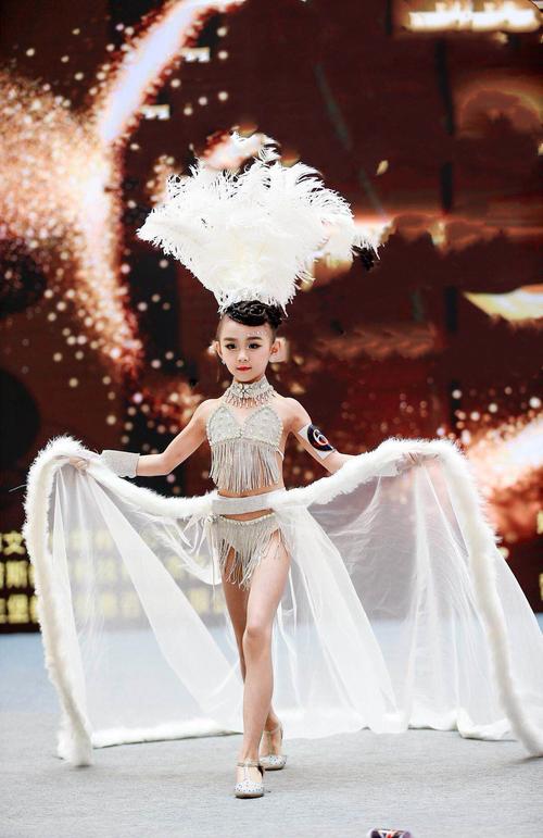 儿童维密泳装女童比基尼模特泳装走秀大拖尾演出服高端定制驼鸟毛