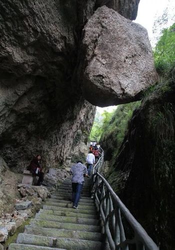 行走悬崖边,永嘉崖下库