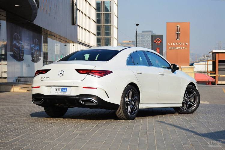 配图为2021款奔驰cla200日前,我们从官方渠道获悉,2022款奔驰cla家族
