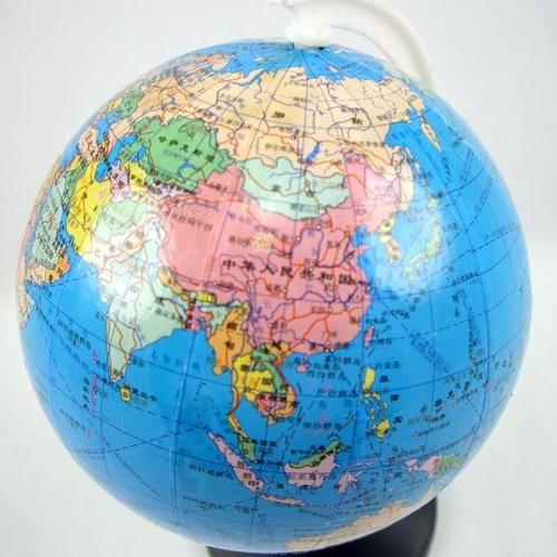 我对地球仪感兴趣 写美篇 在地球仪的东北部我找到了我的祖国——中国