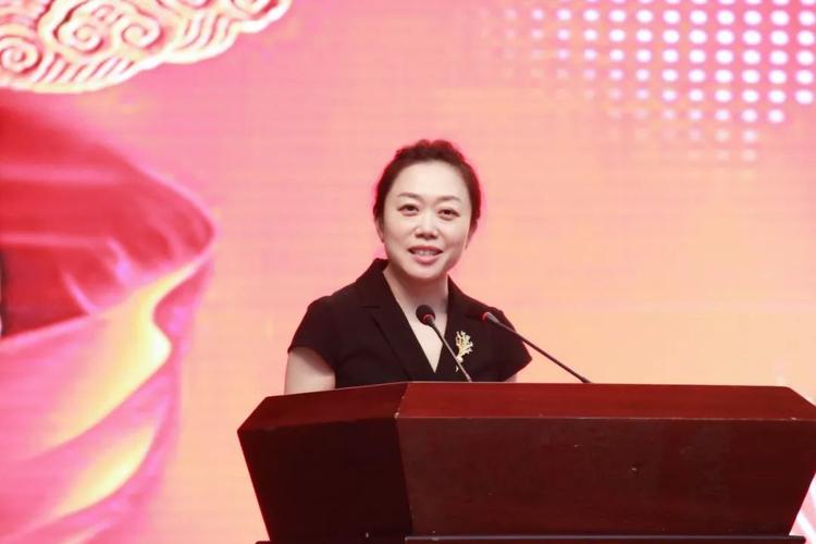 南岸区委教育工委书记,区教委主任包茹华的主持下,重庆市2019年度海军