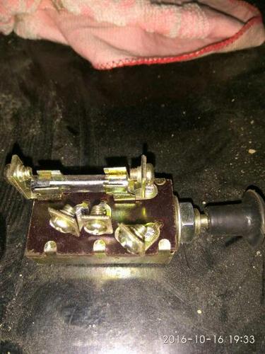 拖拉机大灯开关怎么接线?