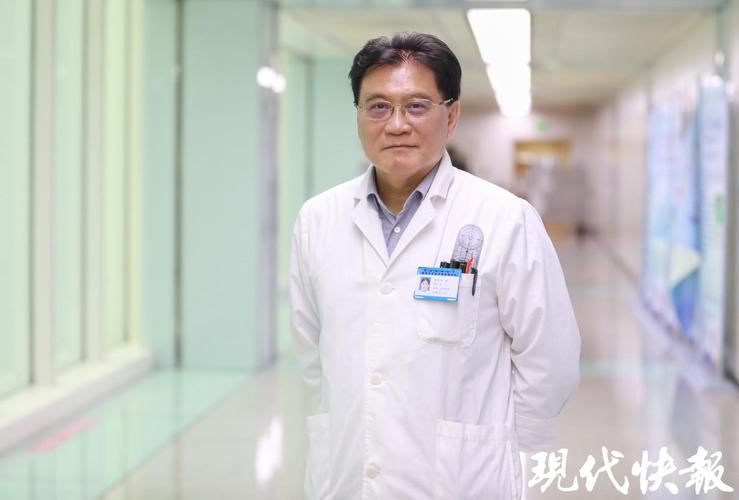 邱勇:为万名患者撑起"生命脊梁"
