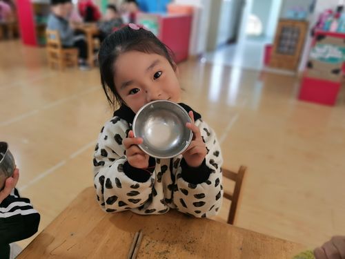 "光盘行动,从我做起"——湟里中心幼儿园光盘行动主题活动