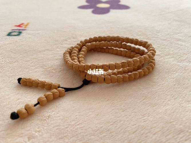 新入柏香籽 期待蜕变_百香籽_时尚_配饰