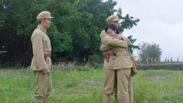 红鲨突击:长林换装,完全骗住敌人,敌人乖乖带他看炸弹!