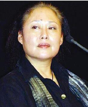 抛弃入狱儿子转身带女另嫁不死癌症的斯琴高娃不为人知的一面