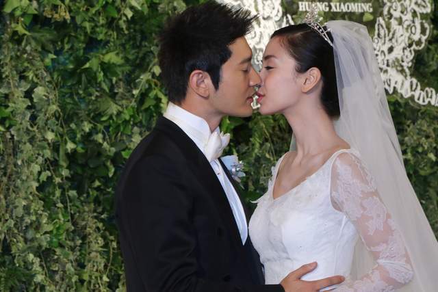 黄晓明离婚背后杨颖嫩模上位后年入2亿反超前夫公司差距大