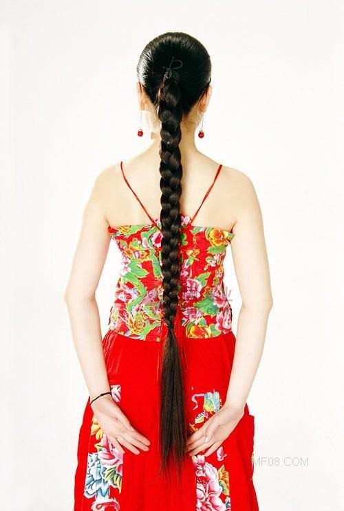 长辫子美女