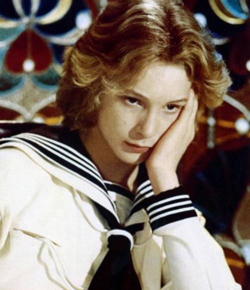 他被称为"世界第一美少年",15岁享誉全球,却因美貌毁了一生