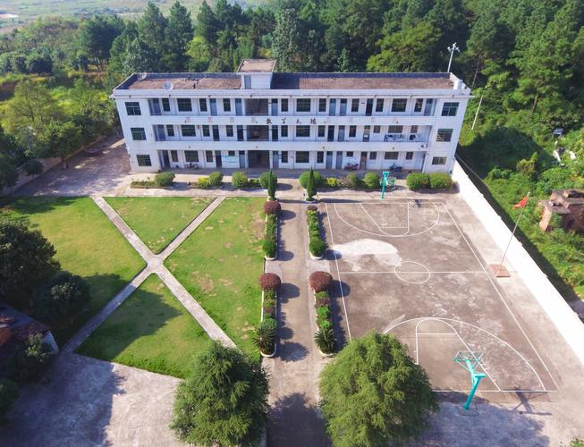  p>湖南省郴州市嘉禾县塘村镇清水村是一个村落的名称,在我国,不同的