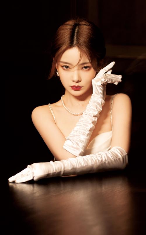 陈卓璇白色长裙优雅图集#陈卓璇