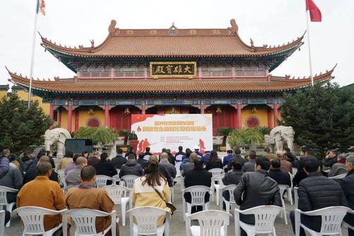 会前,与会人员参观了桐乡市凤鸣寺,详细了解了该寺在消防设施,消防