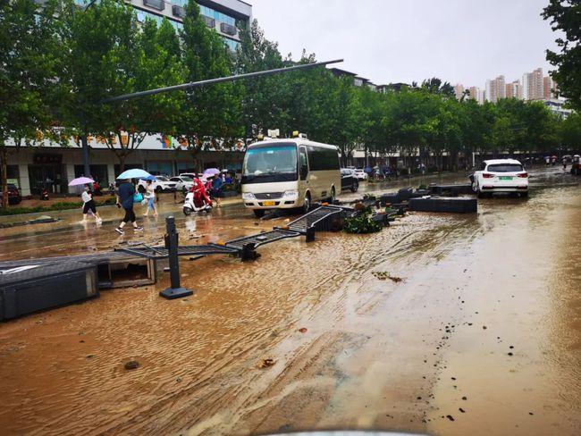 "河北发布"汇聚微力量直击暴雨汛情