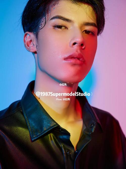 硬照分享|16岁中美混血男模颜值天花板7215_混血