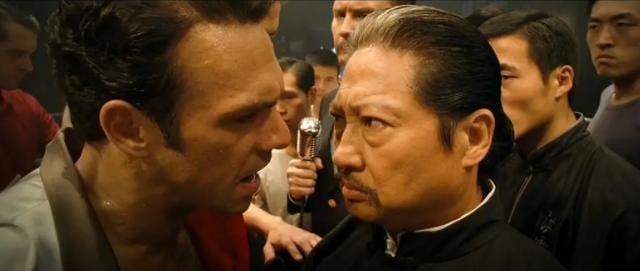 打阿金斯的时候,叶问61岁,打龙卷风的时候叶问才46岁, 同等对决结果下