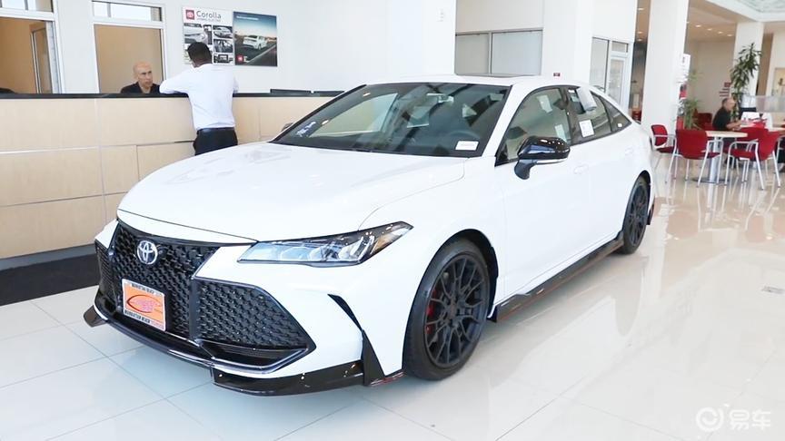 2020款丰田亚洲龙到店,有这霸气颜值