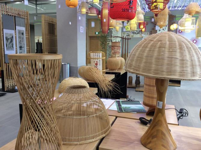 国庆假期家人游眉山湿地公园,青神竹编工艺展,中国首家湿地竹林.