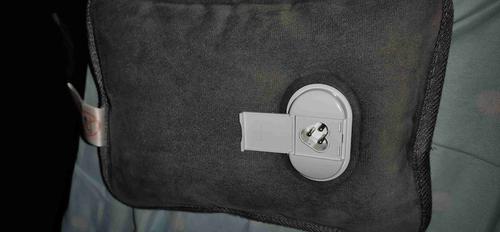 南极人热水袋没有排气孔吗?