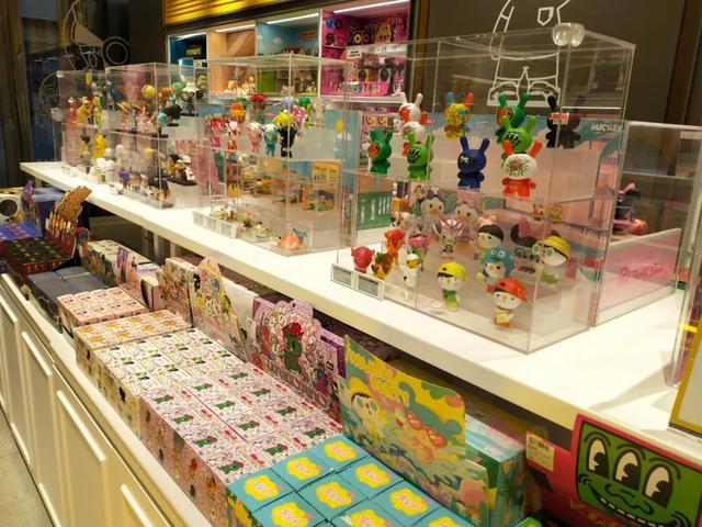为什么这届年轻人戒不掉泡泡玛特?|玩具店|小玩具