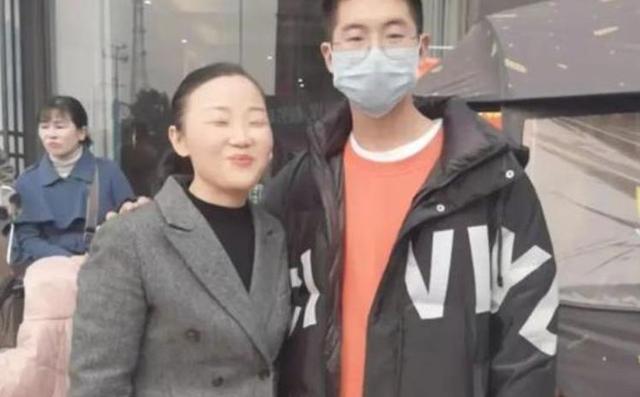 想通了孙海洋称孙卓想要转学到深圳读书最着急的是找学校