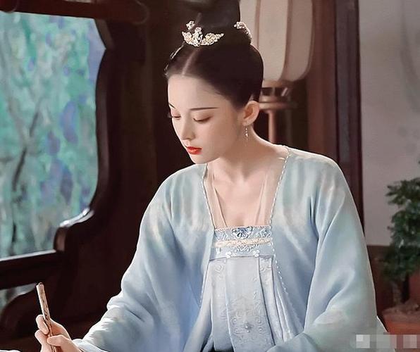 古力娜扎也太适合古装了!看她的貂蝉造型,惊鸿一瞥乱我心曲