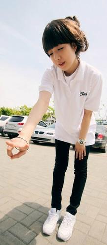 【恩典】 谁有恩典穿白衣服的图片?有就发哈~!