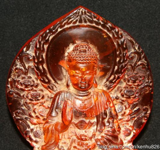 d0219. 清代琥珀雕佛像,高13.5厘米