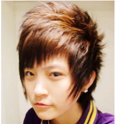 男生洗完头之后,怎么用吹风机吹起头发,吹起一个发型.