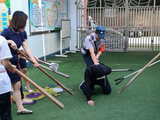 辛迪家幼儿园举行反恐防暴应急演练