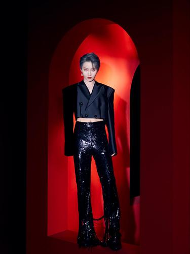 【刘雨昕弹唱】【刘雨昕dior】【刘雨昕封面】【刘雨