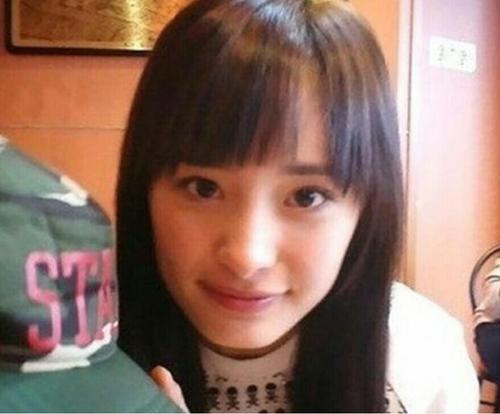 杨幂整容前后对比照,整容之前是校花,整容之后和本人