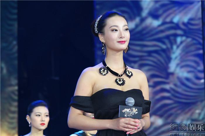 王李丹妮