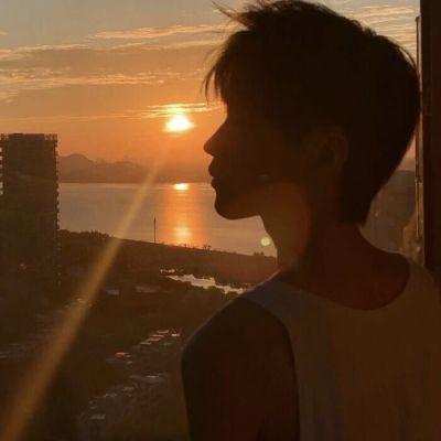 2021最新版男生侧颜头像高清男生侧颜头像大图真人