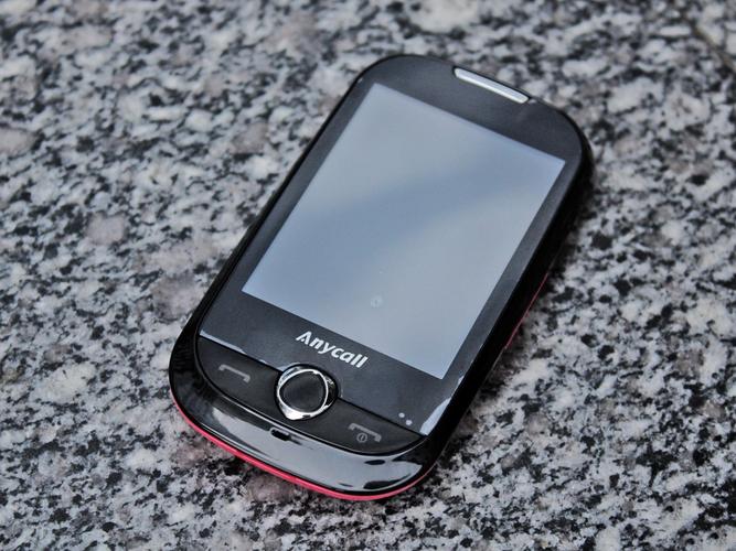 id="10371428">三星公司 /a>上市的一款超大触摸屏幕直板式时尚手机