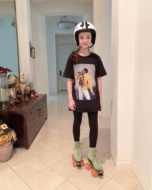 ella gross