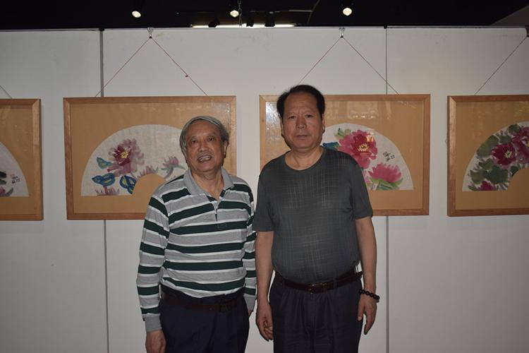 董书民将军(右)和邓阳春