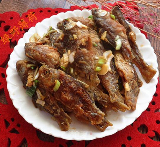 糖醋酥小鲫鱼