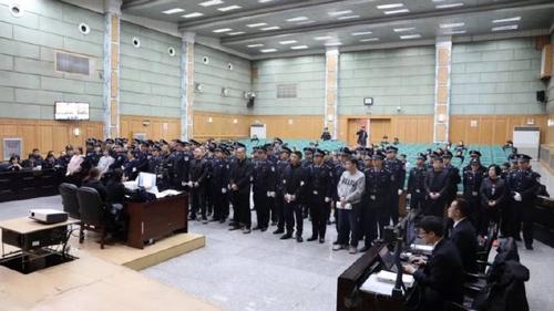 盘锦中院对苏咏惠等19人涉黑案二审宣判,依法驳回上诉