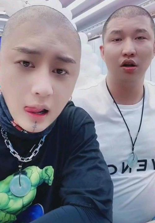 二驴方丈引发网红大战辛巴限四川可乐两天内道歉否则后果自负