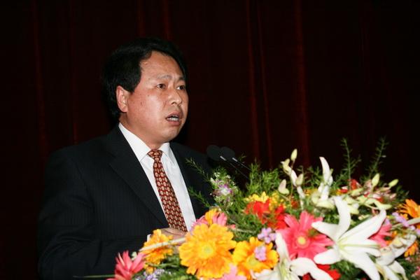  p>李虎成,男,1961年10月生,陕西凤翔人,1985年10月入党,1983年7月