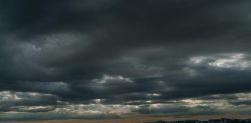 这个人被斩时天空乌云密布百姓跪地哀送刽子手含泪自杀