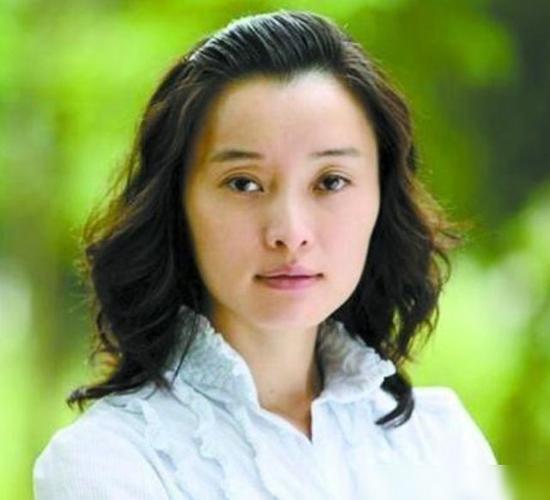 两人同居5年,陈建斌却娶了刚认识1年的蒋勤勤,吴越到底输在哪?